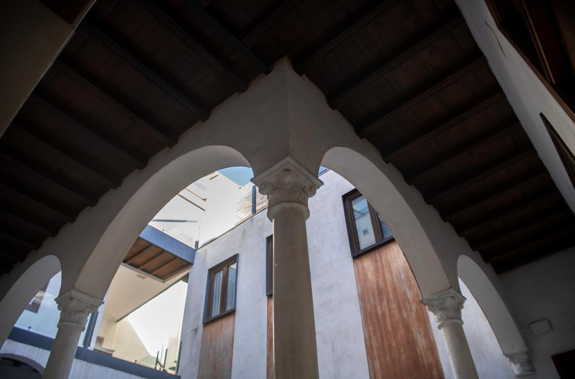 Casa Palacio Bustos Tavera Sevilla Exterior foto